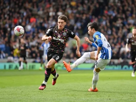 Mitoma cứ đá thế này, M.U không mê mới lạ!