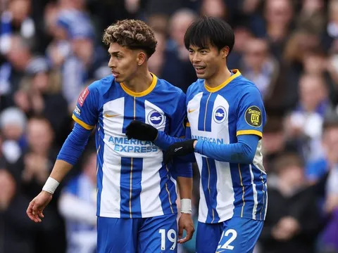 Mitoma ghi bàn trong ngày Brighton vào bán kết FA Cup