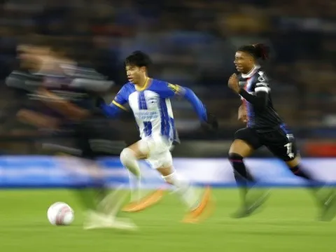 Mitoma nối dài mạch phong độ ấn tượng tại Premier League