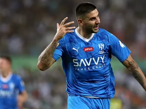 Mitrovic lập hattrick, Al Hilal ngược dòng điên rồ