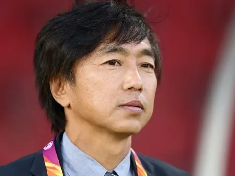 HLV Miura: Cầu thủ Việt Nam thường mang theo mì gói và ăn vào lúc nửa đêm