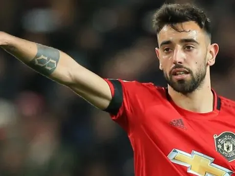 Bruno Fernandes không trả lời phỏng vấn của Gary Neville mùa tới