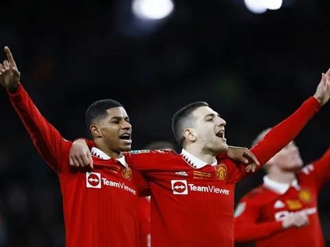 Hậu vệ West Ham thách thức MU