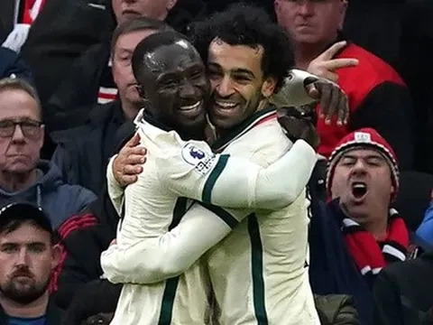 Mo Salah bùng nổ, Keita hồi sinh, Klopp càng lo lắng