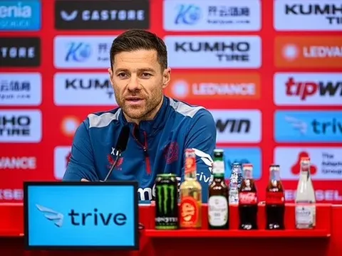 NÓNG! Alonso định đoạt tương lai trước truyền thông