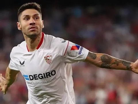 Aston Villa chiêu mộ nhà vô địch World Cup