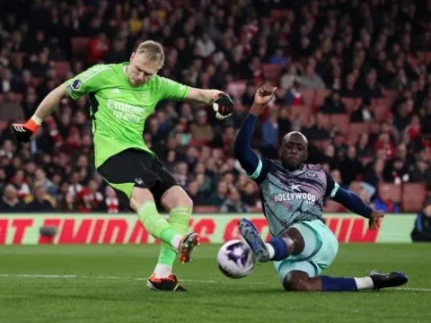 Một chút nghi ngờ cho Arsenal sau sai lầm của Ramsdale