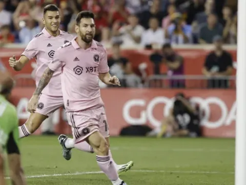 "Một phần nhỏ của giây là quá nhiều với Messi"