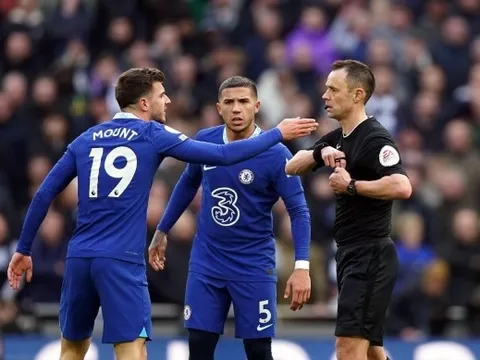 Cả Premier League săn đón, Chelsea được khuyên giữ chân 'cầu thủ phi thường'