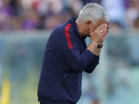 Roma của Mourinho thua sốc; Inter Milan giành trọn 3 điểm