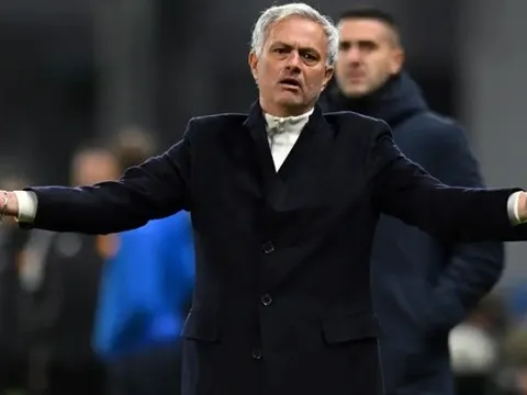 Mourinho sắp bị trừng phạt