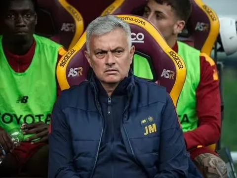 Mourinho: "Án phạt của Juventus là một trò đùa"