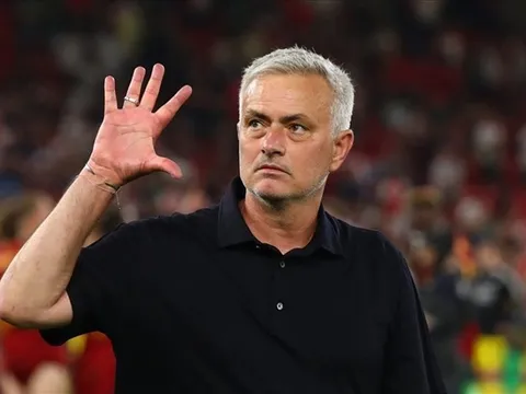 Mourinho giờ chỉ hợp với ĐTQG