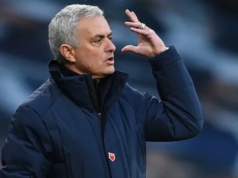 Mourinho hắt hủi, tương lai sao Spurs đen tối đến tức tưởi