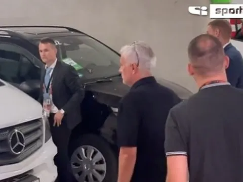 Mourinho nhục mạ trọng tài ở bãi đỗ xe