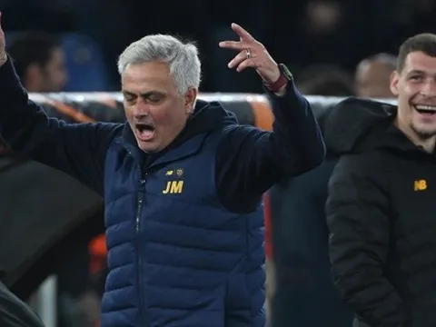 Sự cẩn trọng bất thành của Mourinho