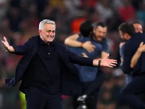 Mourinho đồng ý đến Saudi