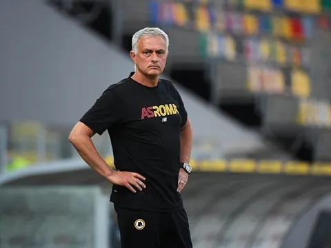 Mourinho trước vấn đề khó giải tại Roma