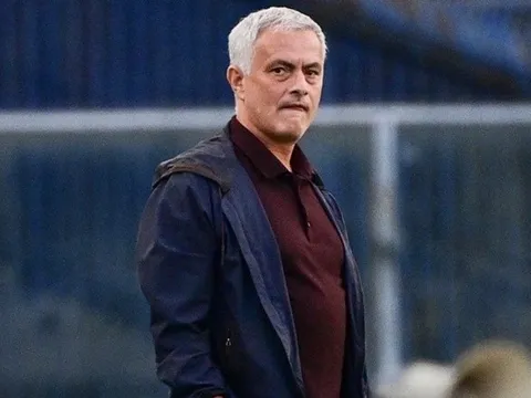 Mourinho vượt Allegri, thiết lập kỷ lục tại Serie A