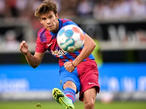 Vồ hụt Xhaka, Mourinho muốn mượn Riqui Puig