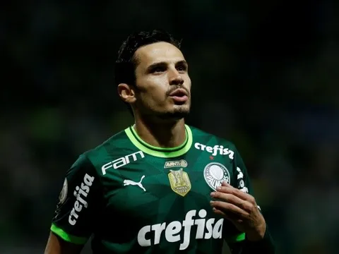 Tiền vệ đẳng cấp yêu thích Man United, muốn thi đấu ở châu Âu