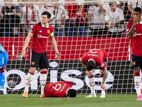 Ten Hag tống khứ 12 cái tên khỏi Man United