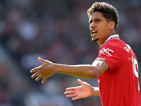 MU áp sát top 3 Ngoại hạng Anh: Đẳng cấp Varane