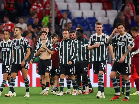 Cảnh báo của Roy Keane về phòng thay đồ M.U lại thành sự thật