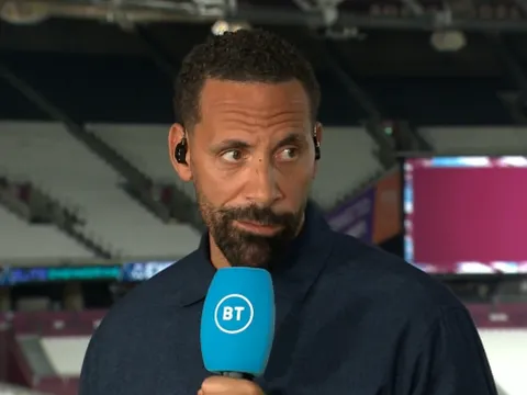 M.U bị Liverpool áp sát, Rio Ferdinand dự đoán cuộc đua top 4