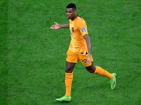 M.U, Chelsea đấu đá vì hậu vệ Serie A