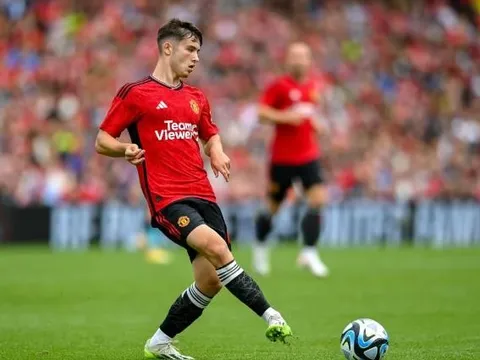 M.U có câu trả lời cho Dortmund vụ Dan Gore