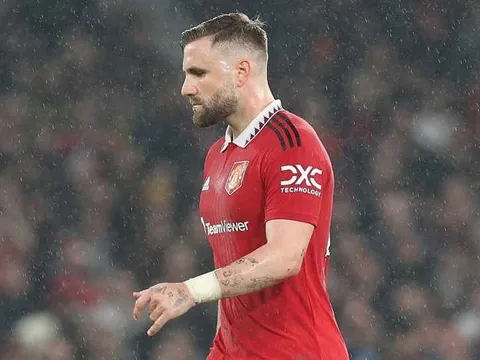 MU lo sốt vó chấn thương bí ẩn của Luke Shaw