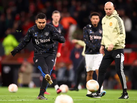 MU săn danh hiệu đầu tiên: Bí mật sức mạnh Casemiro