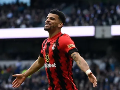 Mua người cũ Chelsea, West Ham nhận 'trái đắng'