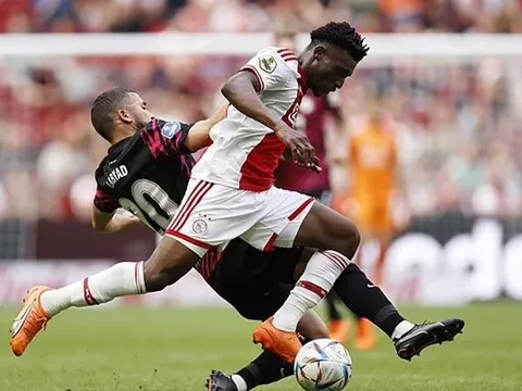 Mục tiêu 40 triệu bắn tín hiệu cho Arsenal và Man Utd