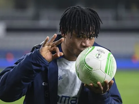 "Arsenal cứ như không muốn giành danh hiệu"