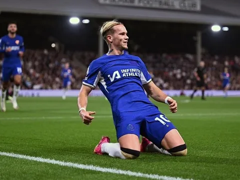 "Bây giờ Chelsea phải hy vọng cậu ấy cũng đủ sức để đối đầu Burnley"