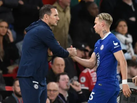 Thua Man Utd, bom tấn Chelsea nhận 'cơn mưa' chỉ trích