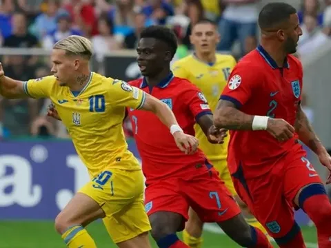 Pochettino thở phào với Mudryk