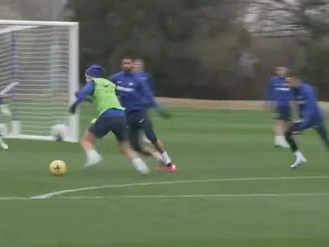 Mudryk gây choáng trên sân tập; Boehly đích thân theo dõi cầu thủ