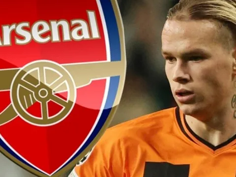 Mudryk hành động đầy ẩn ý trong chiến thắng 3-1 của Arsenal