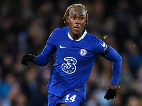 Nạn nhân đầu tiên của Disasi tại Chelsea