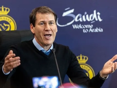 Napoli bổ nhiệm HLV bị Al Nassr sa thải