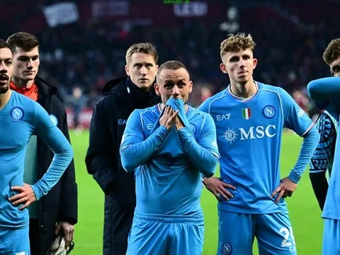 Napoli: Đau để trưởng thành