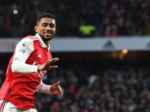 AC Milan thuyết phục sao Arsenal không gia hạn hợp đồng