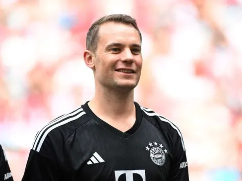 Tuchel ngả mũ trước Neuer