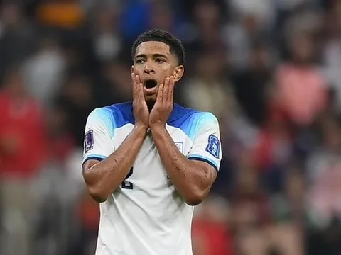 Neville dội nước lạnh vào Bellingham vì đối tác ăn ý của Messi