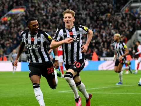 Newcastle: Nhất quan hệ, nhì tiền tệ