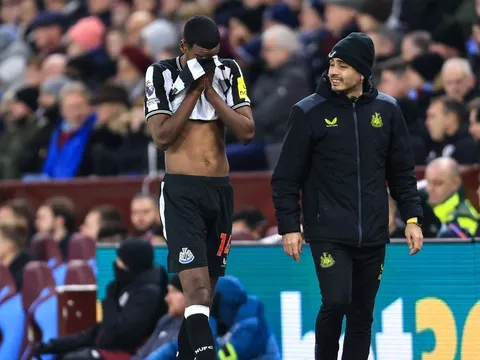Newcastle lạc quan về Isak