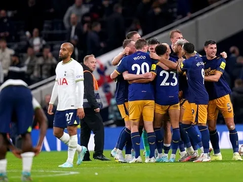 Newcastle United: 'Người chơi hệ nạp tiền' đúng nghĩa của bóng đá Anh